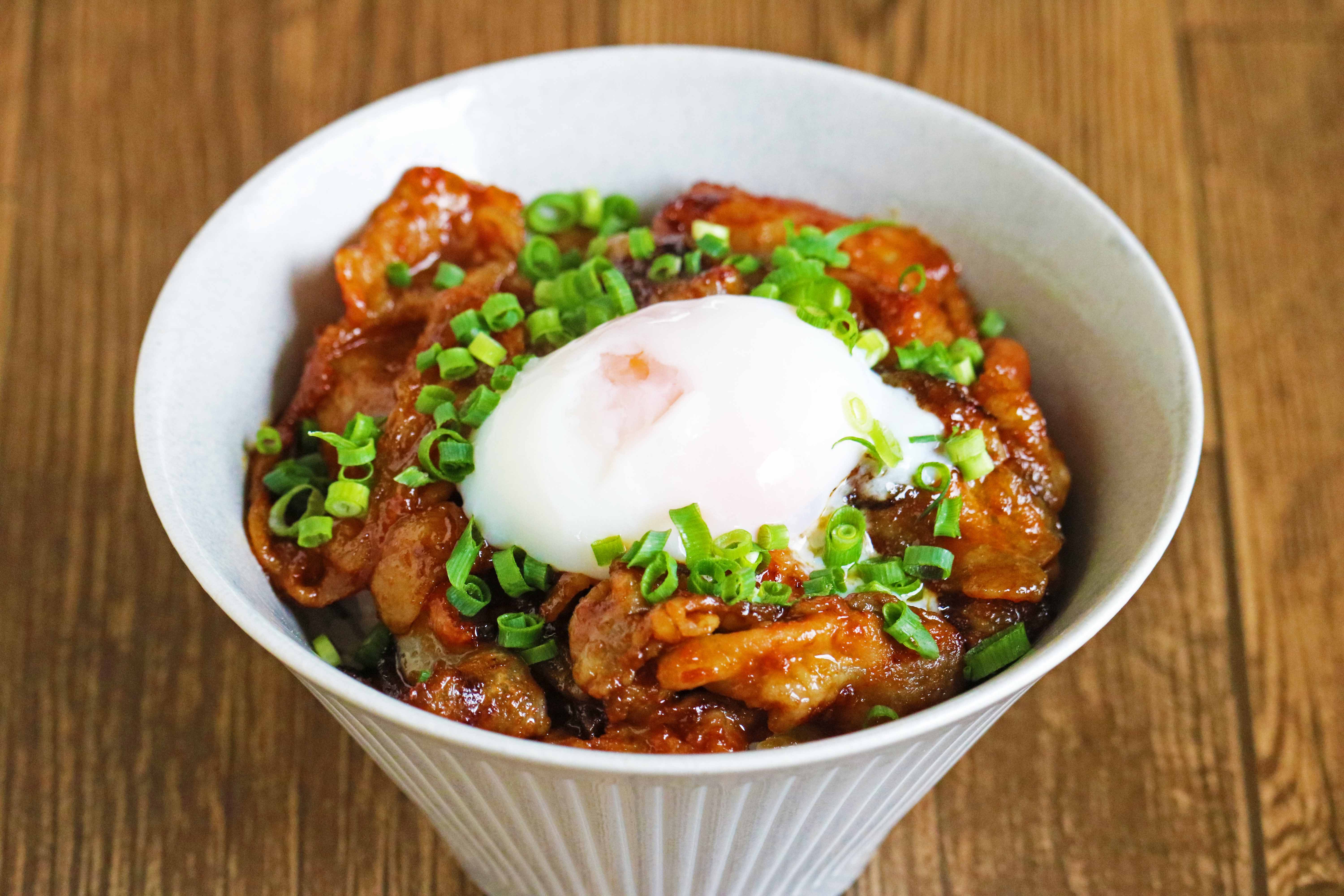 ＜ 万能みそ赤だれ ＞ がっつり味噌豚丼