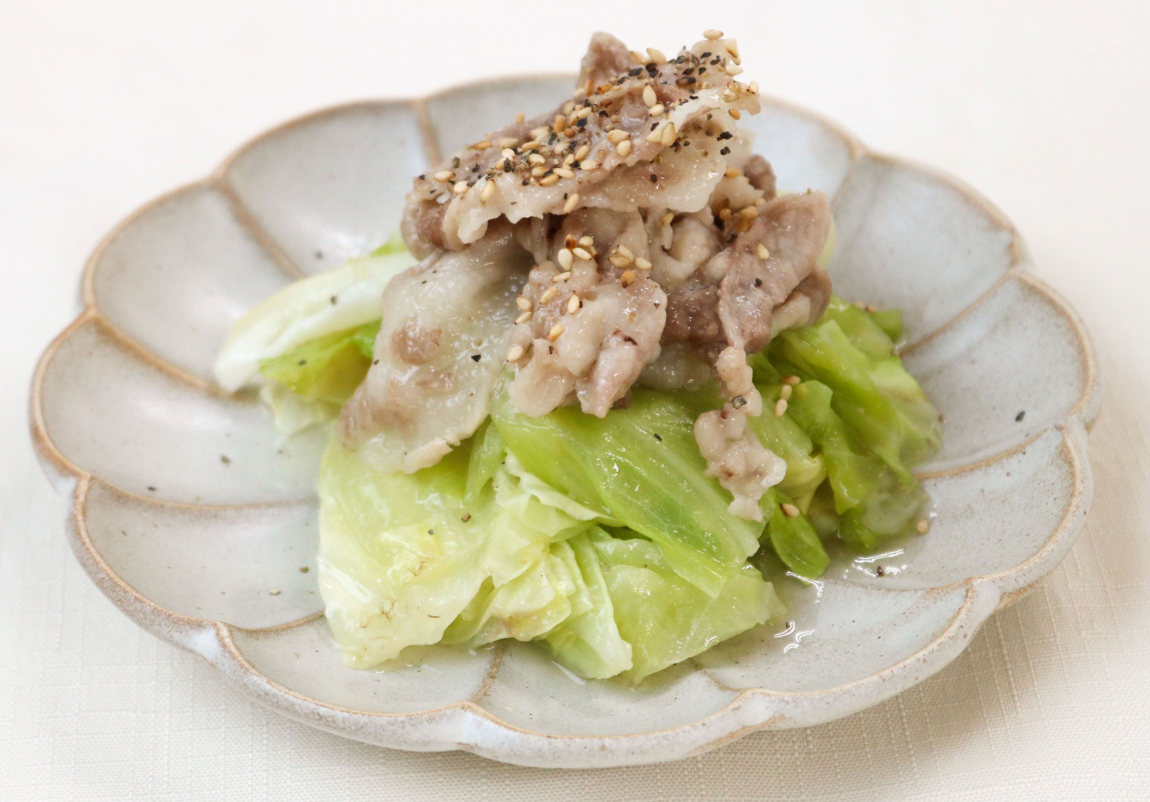 ＜透明醤油でつくっただし醤油＞レンジで簡単だしキャベツ