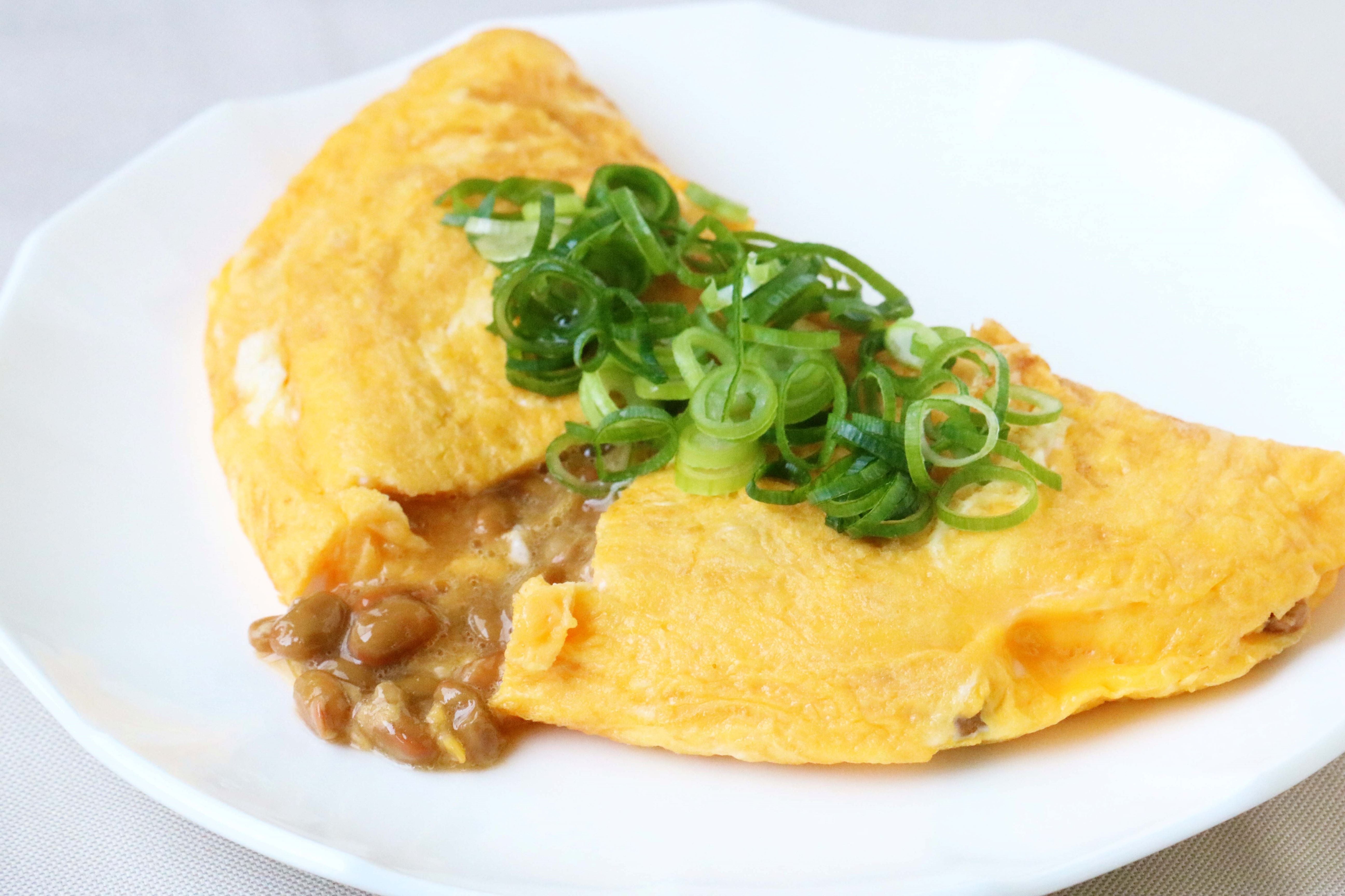 ＜透明醤油でつくっただし醤油＞納豆オムレツ