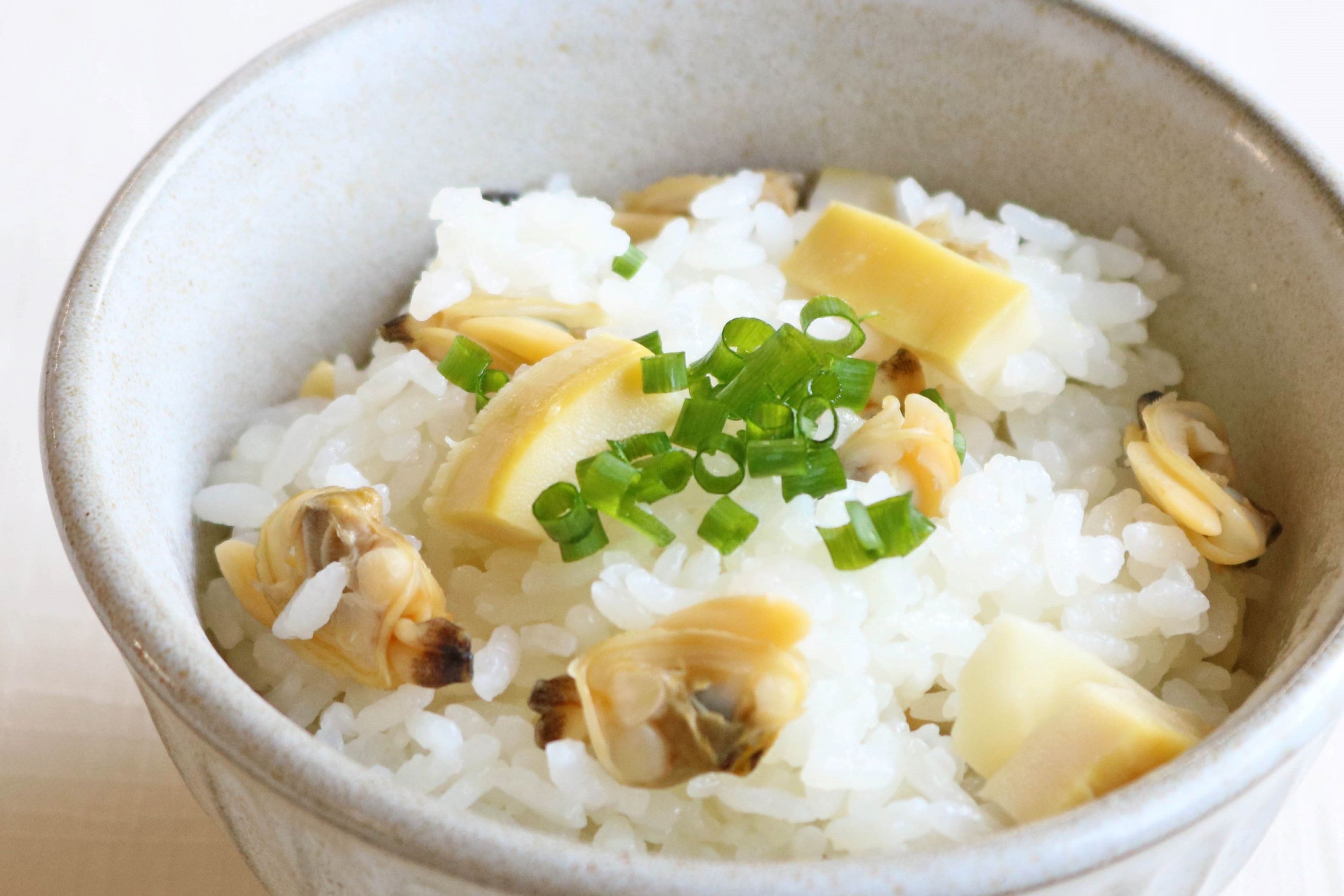 ＜透明醤油でつくっただし醤油＞あさりと筍の炊込みご飯